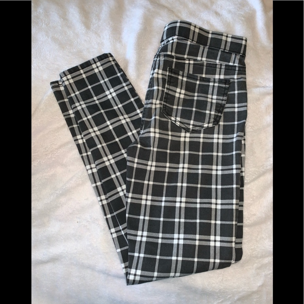 Skinny Stretch Pants that sits at the ankles